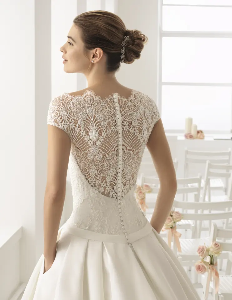 Abito da sposa 4 – Ricamificio Mauriello Sposa, Montesarchio