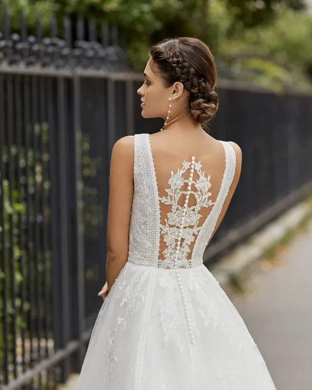 Abito da sposa 13 – Ricamificio Mauriello Sposa, Montesarchio