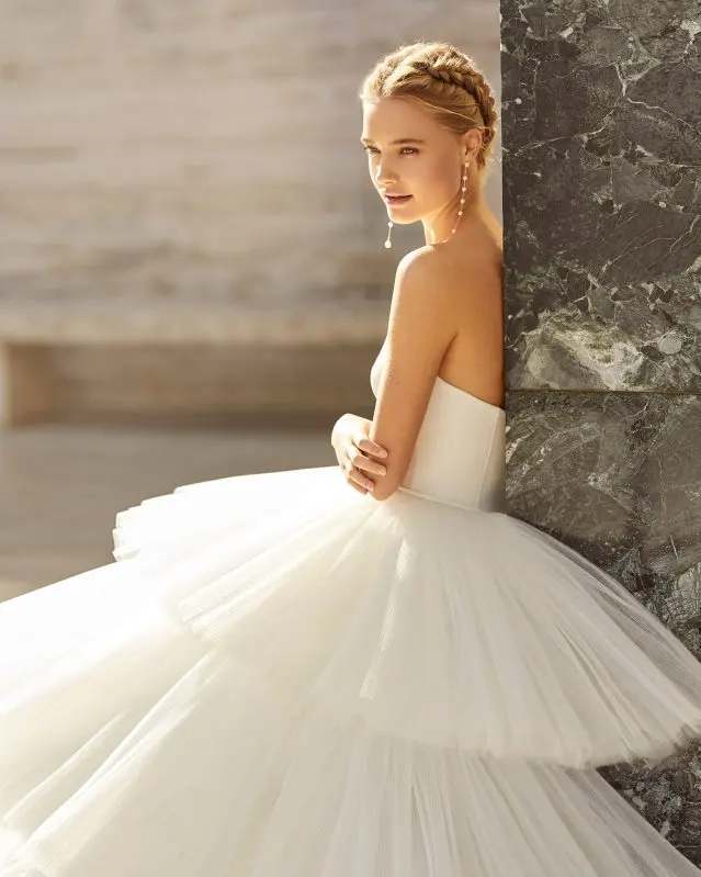 Abito da sposa 101 – Ricamificio Mauriello Sposa, Montesarchio