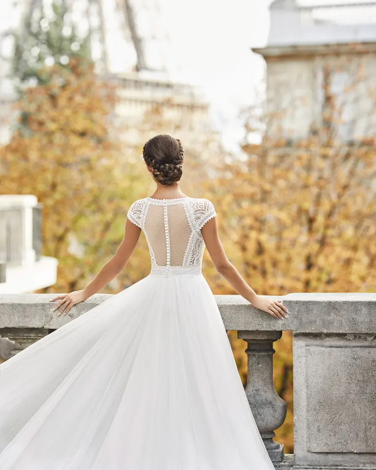 Abito da sposa 103 – Ricamificio Mauriello Sposa, Montesarchio