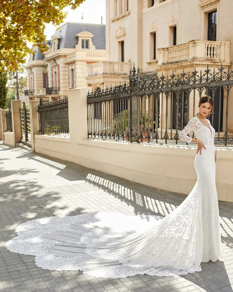 Abito da sposa 116 – Ricamificio Mauriello Sposa, Montesarchio