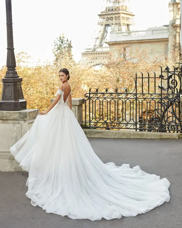 Abito da sposa 37 – Ricamificio Mauriello Sposa, Montesarchio