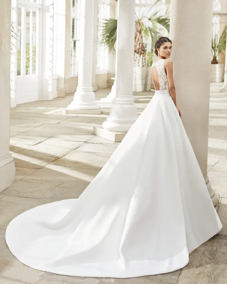 Abito da sposa 43 – Ricamificio Mauriello Sposa, Montesarchio
