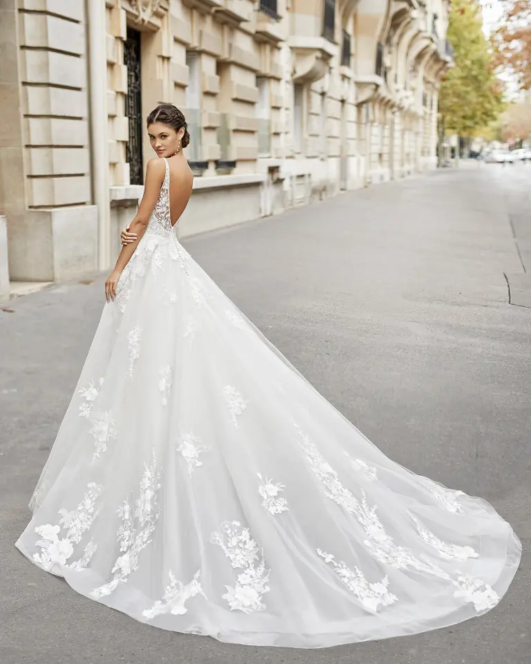 Abito da sposa 47 – Ricamificio Mauriello Sposa, Montesarchio