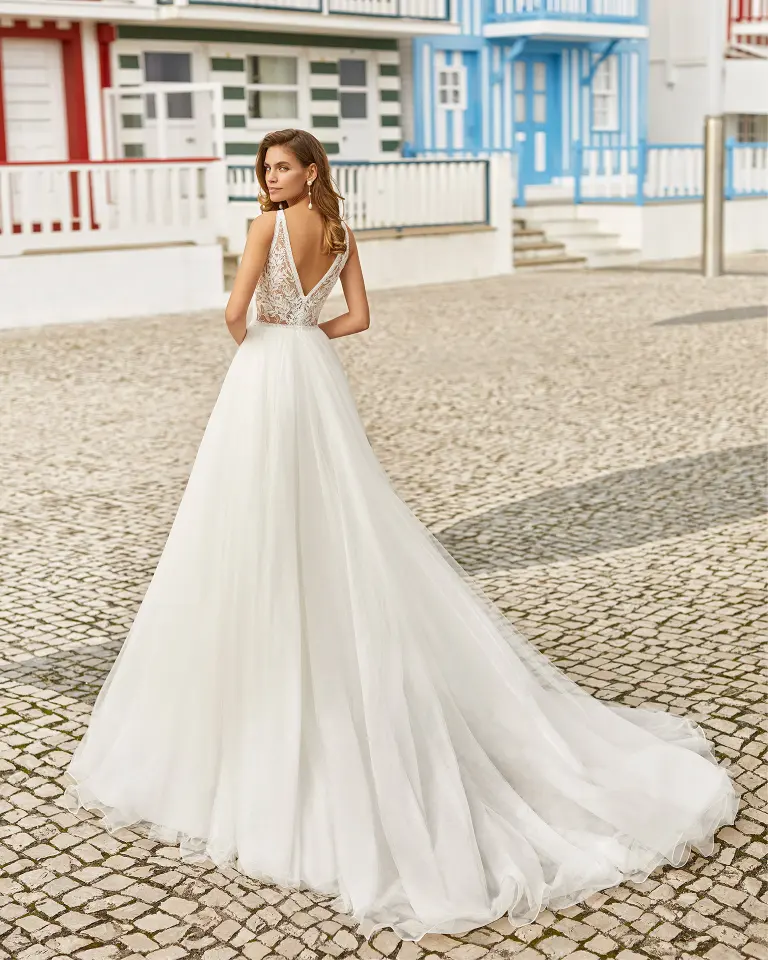 Abito da sposa 64 – Ricamificio Mauriello Sposa, Montesarchio