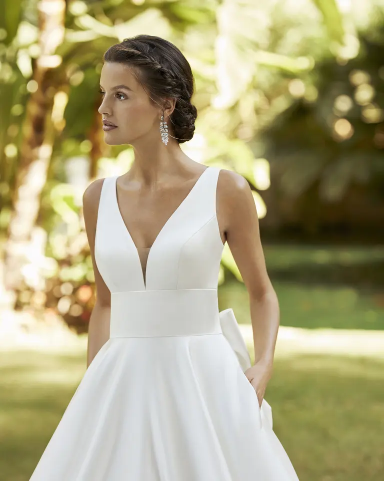 Abito da sposa 147 – Ricamificio Mauriello Sposa, Montesarchio