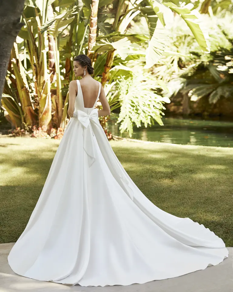 Abito da sposa 66 – Ricamificio Mauriello Sposa, Montesarchio