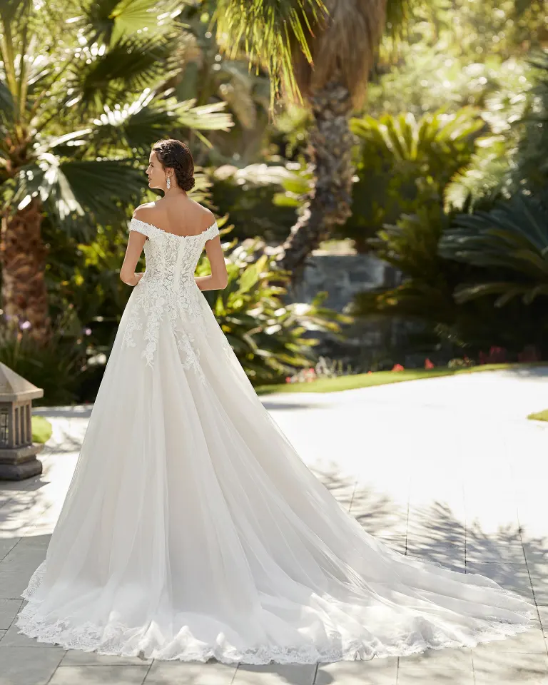 Abito da sposa 152 – Ricamificio Mauriello Sposa, Montesarchio