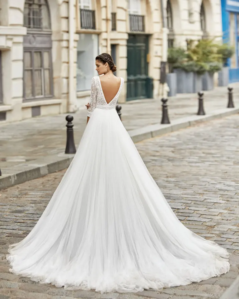 Abito da sposa 76 – Ricamificio Mauriello Sposa, Montesarchio
