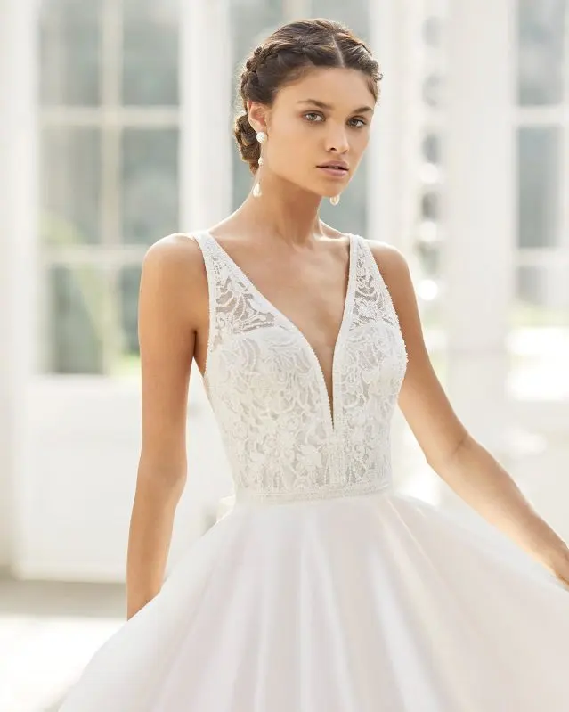 Abito da sposa 161 – Ricamificio Mauriello Sposa, Montesarchio