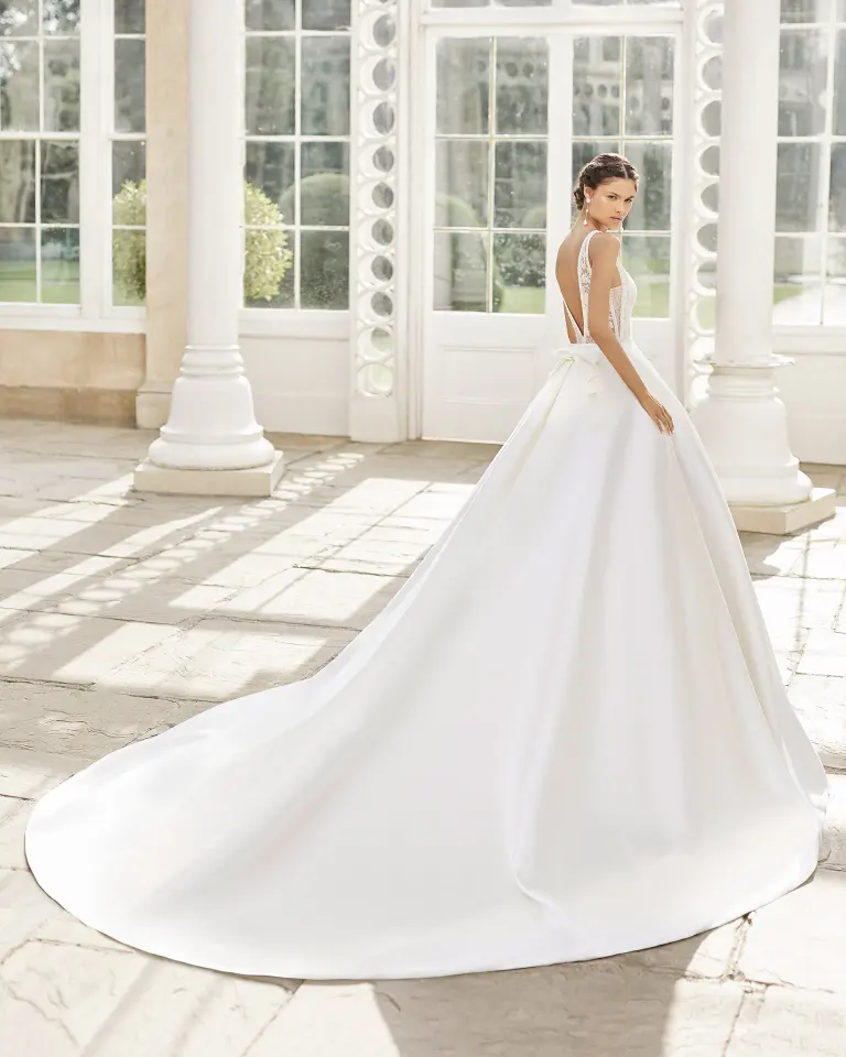 Abito da sposa 80 – Ricamificio Mauriello Sposa, Montesarchio